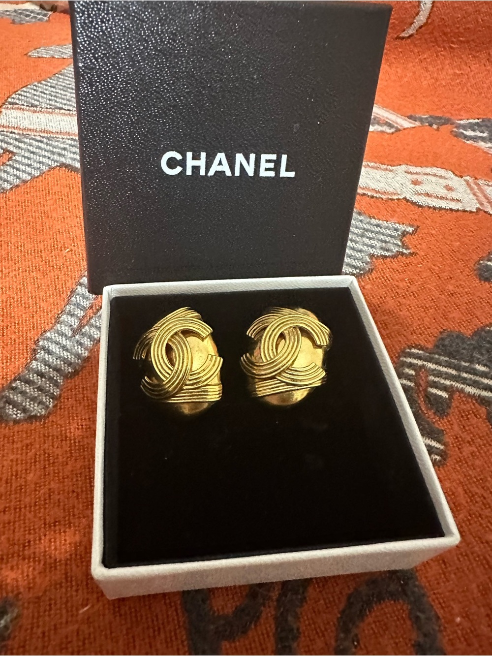 CHANEL ❤️🌟 CC GOLD-TONE TWISTED ROPE CLIP ON EARRINGS⭐️